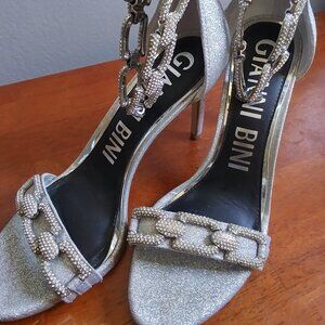 Gianni Bini Vivvia Silver Glitter Rhinestone heels shoes sz 8M
